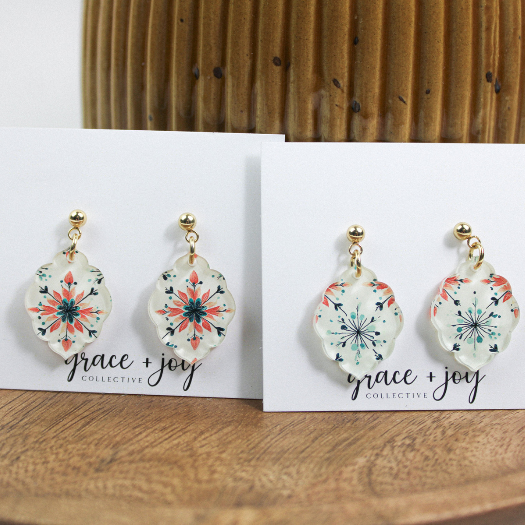 Retro Watercolor Snowflake Scalloped Dangle Earrings
